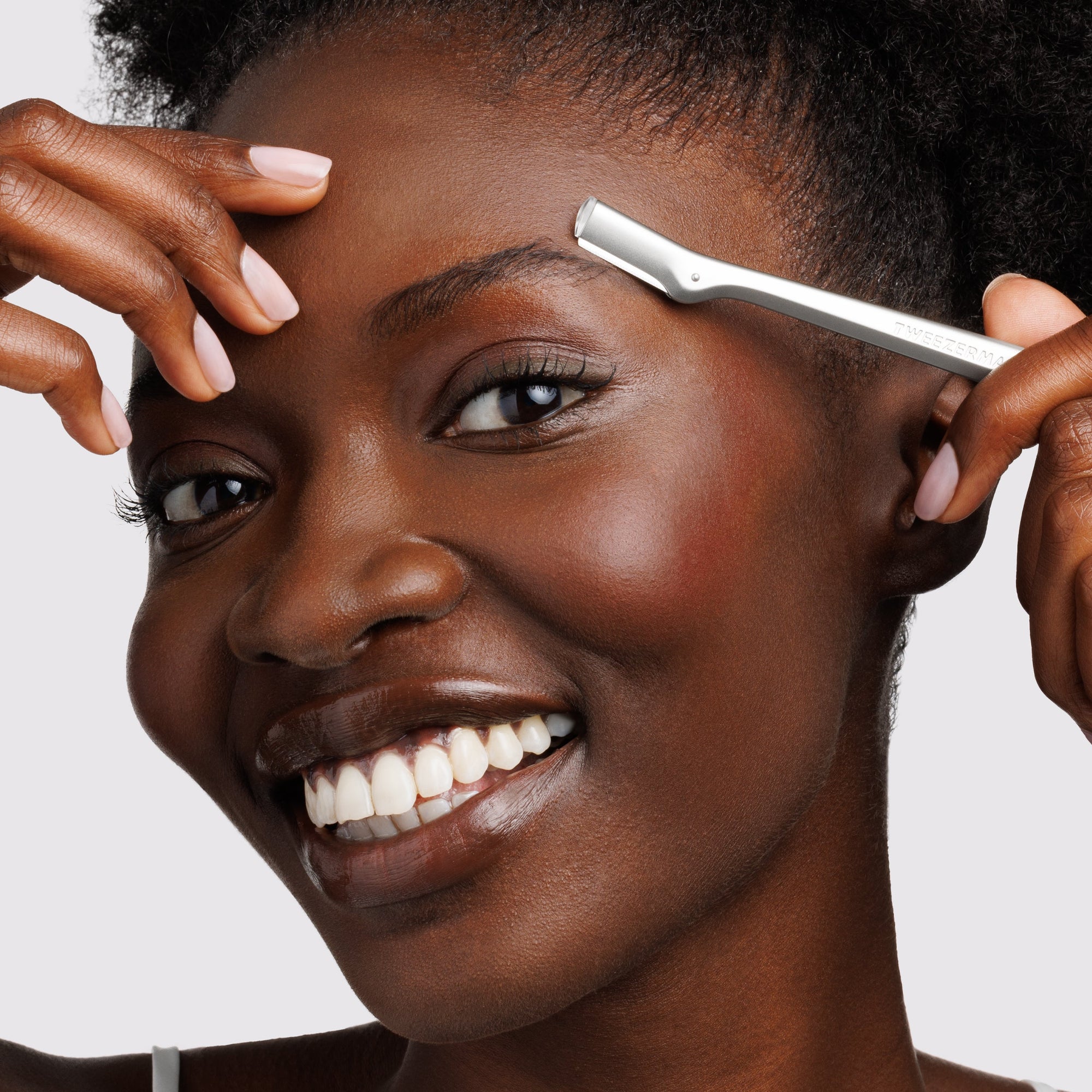 Modéliser avec un rasoir à sourcils