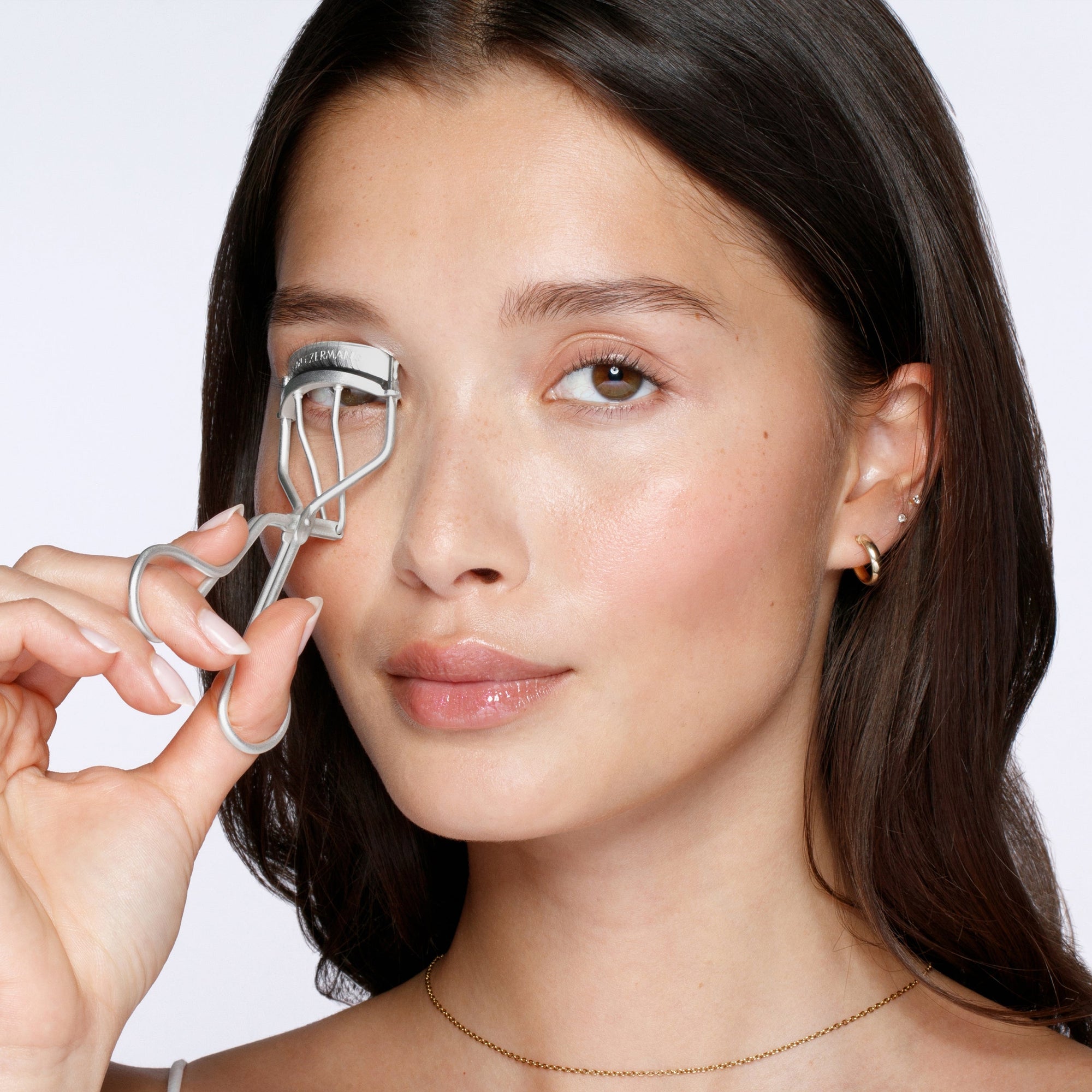 Modéliser avec un recourbe-cils Curl 60 Degree