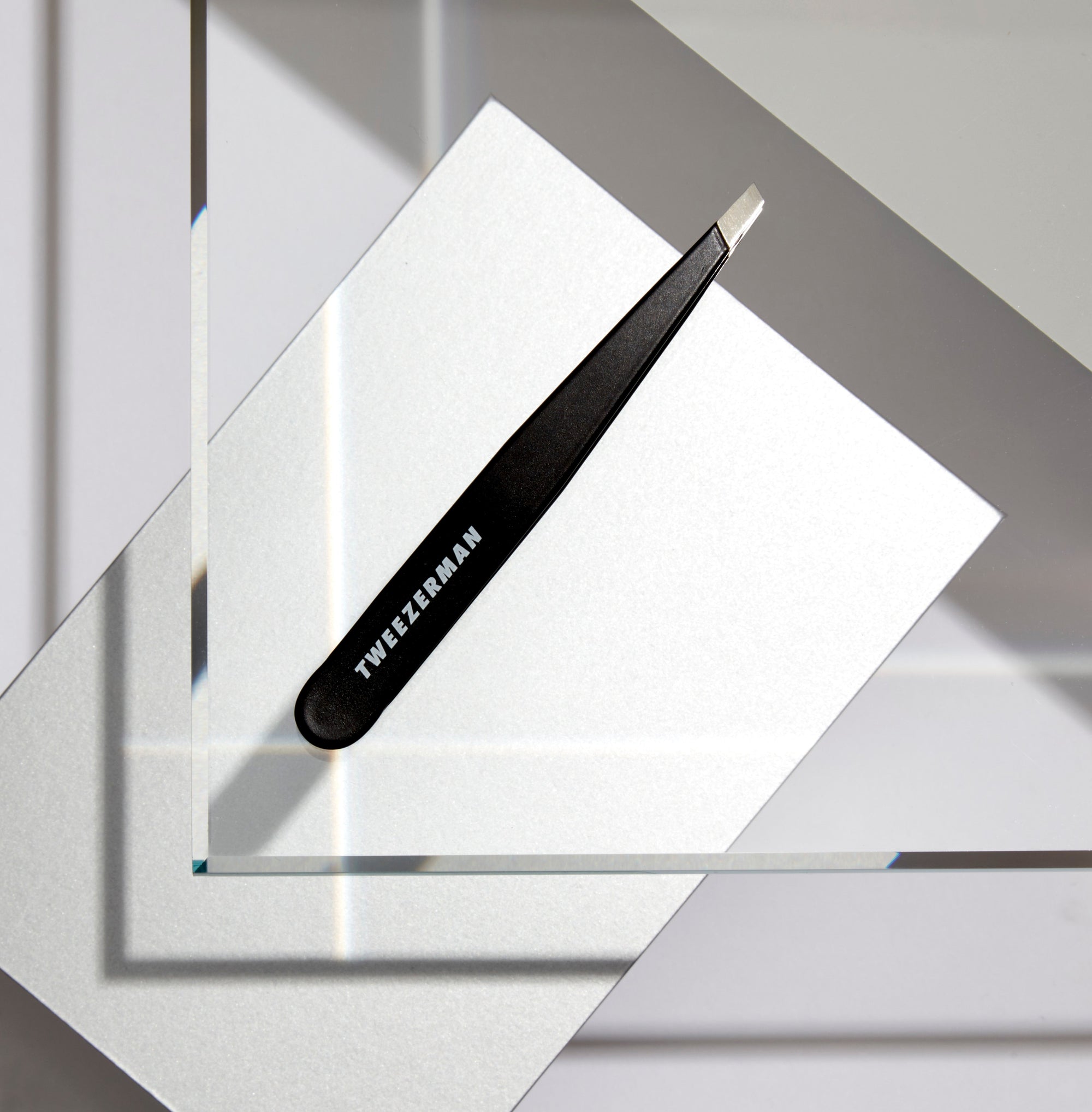 Embout en acier inoxydable sur une pince inclinée Midnight Sky Black