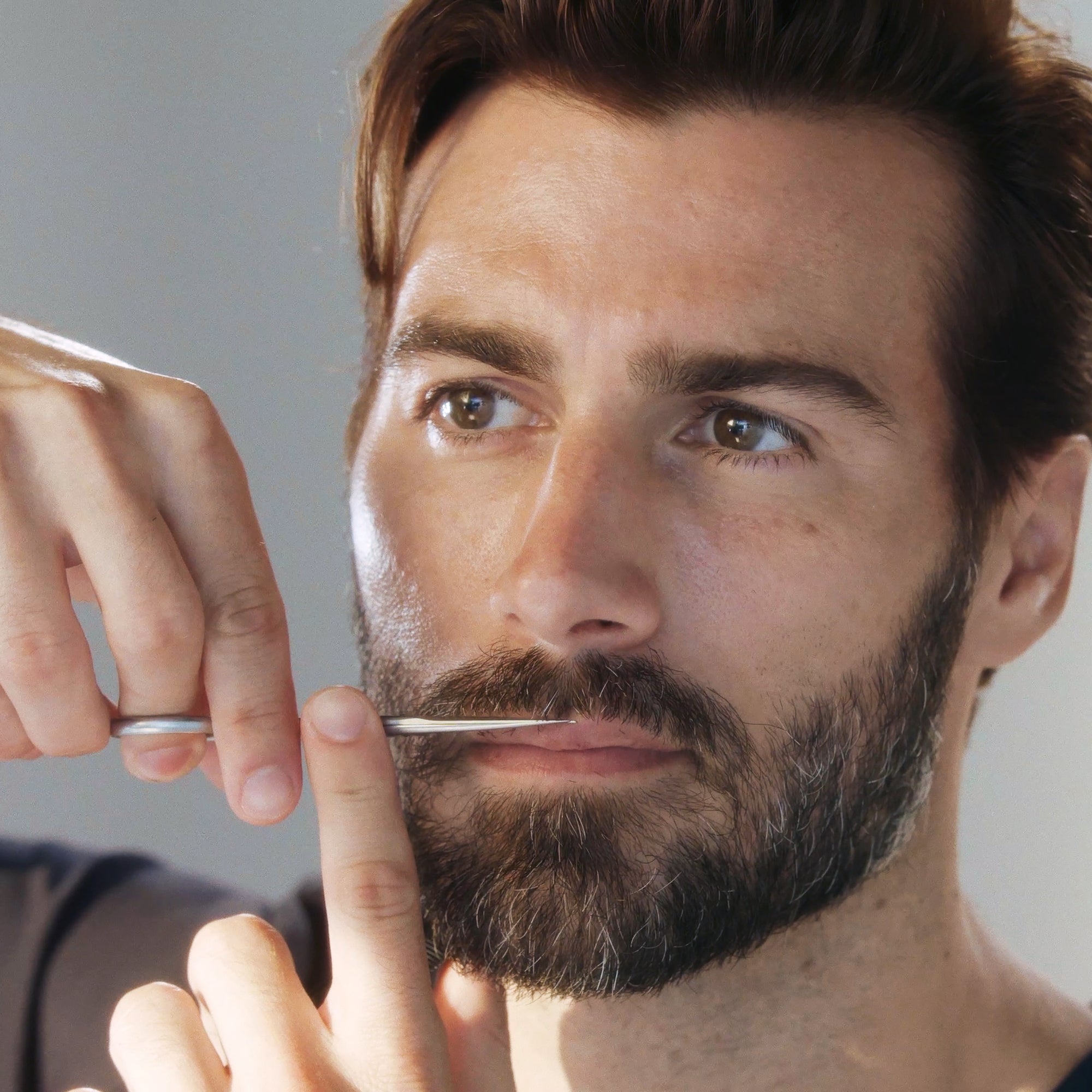 Modéliser avec des ciseaux à moustache