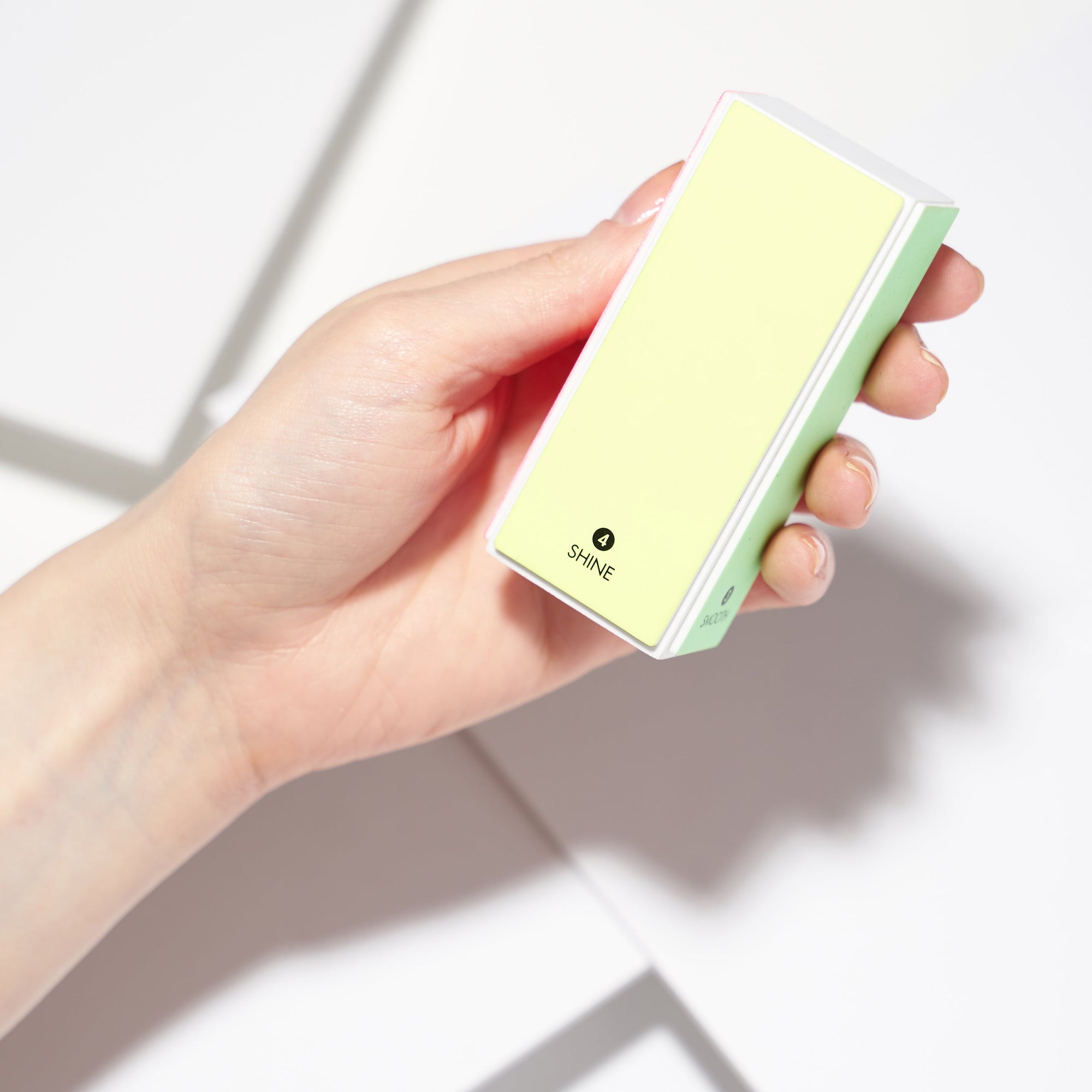 Bloc lime, polissage, lissage et brillance au néon